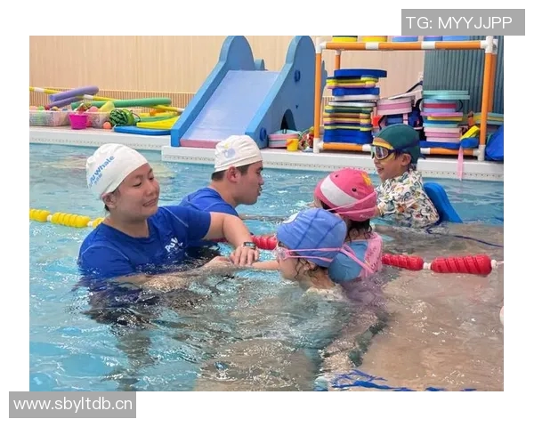 游泳对身体健康的多重益处及其全身锻炼效果分析